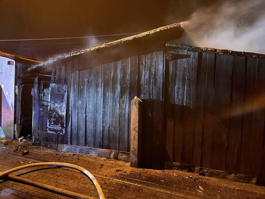 Pożar budynku gospodarczego w Zawadzkiem.