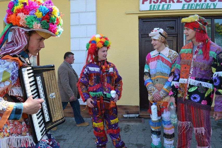 Wilamowskie śmiergusty 2014, czyli leją od samego rana