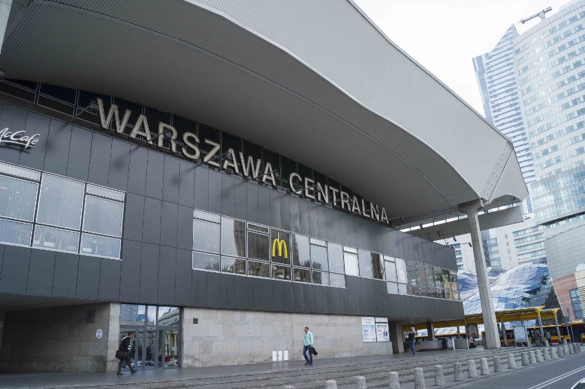 45 lat Warszawa Centralna! Najpopularniejszy dworzec w Polsce obchodził swoje urodziny. Jak wyglądała budowa i stan obecny? Dużo zdjęć!
