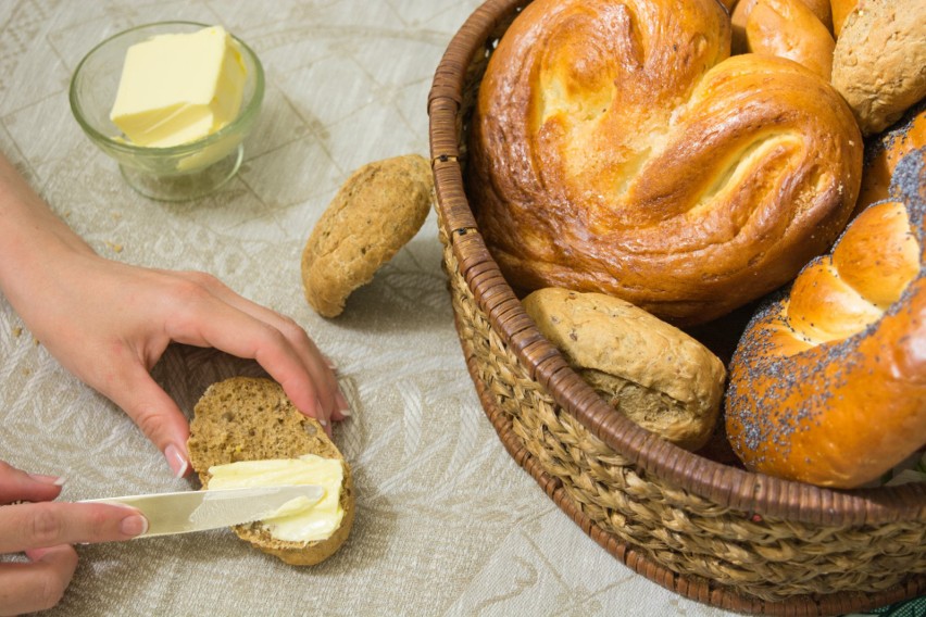 Ograniczenie masła w codziennej diecie może wiązać się z...