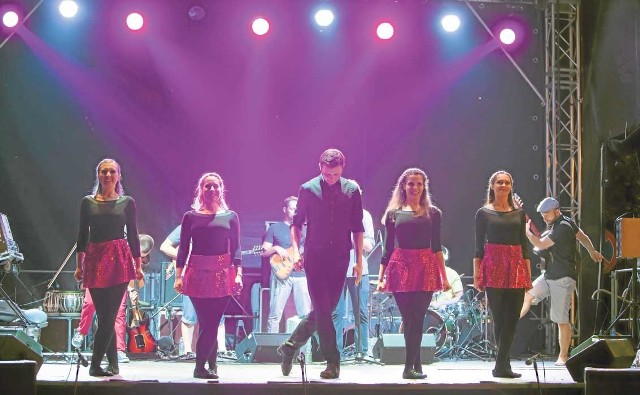 Od 2014 roku  Beltaine wraz z zespołem tańca irlandzkiego Glendalough tworzy widowisko „Beltaine & Glendalough - muzyka i taniec”. 12 marca o godz. 20 artyści pokażą je w Koszalinie
