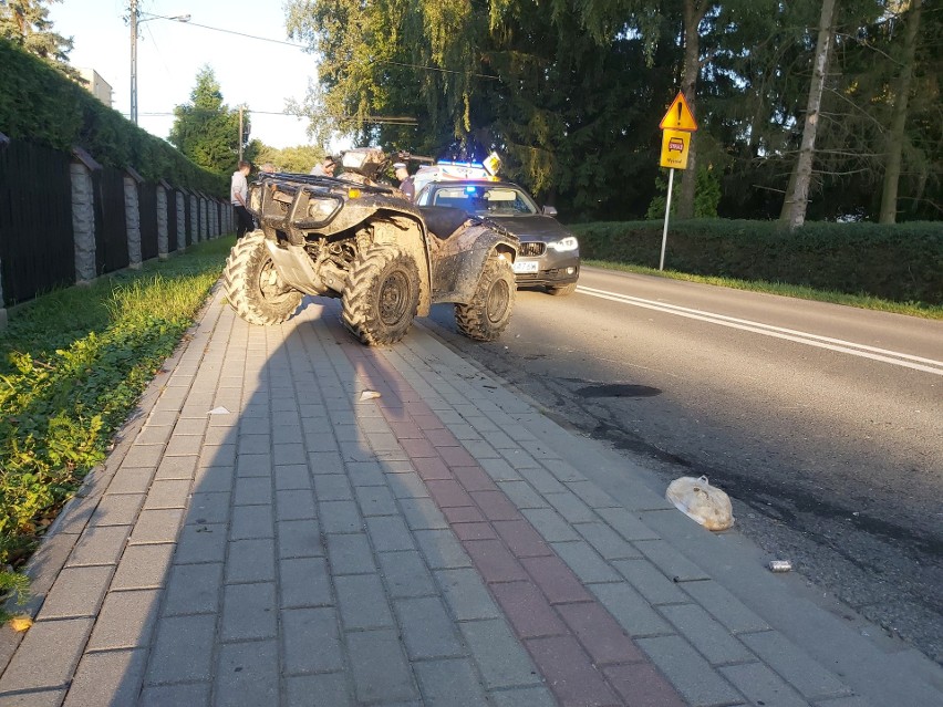 Wypadek w Rzeszowie na quadzie. Dorosły mężczyzna został zabrany karetką do szpitala [ZDJĘCIA]
