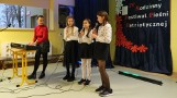W szkole w Modrzejowicach, w gminie Skaryszew odbyły się eliminacje do Rodzinnego Festiwalu Pieśni Patriotycznej. Zobacz zdjęcia