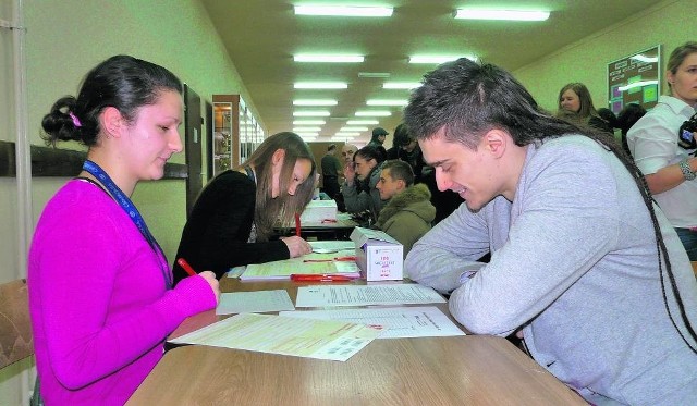 Rejestracja trwa tylko kilka minut. Jednym z jej elementów jest odpowiedź na kilka pytań z prostej ankiety medycznej.