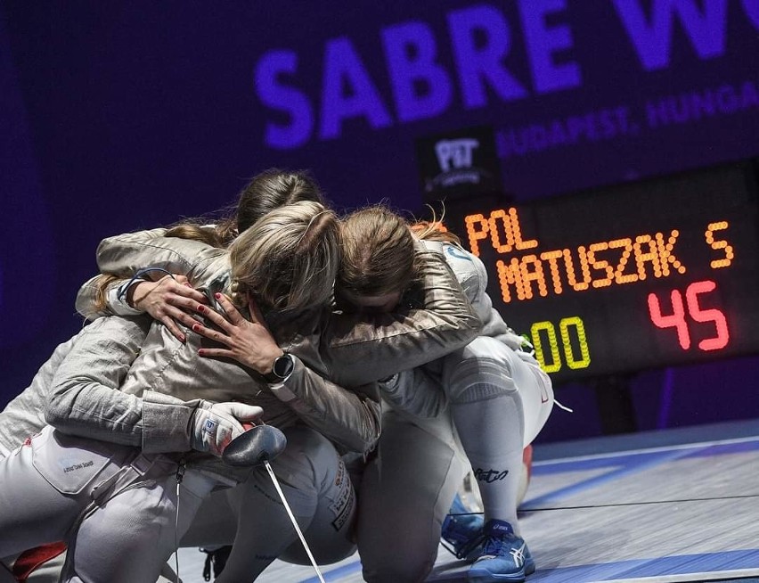 Reprezentantki klubu Zuzanna Cieślar oraz Angelika Wątor...