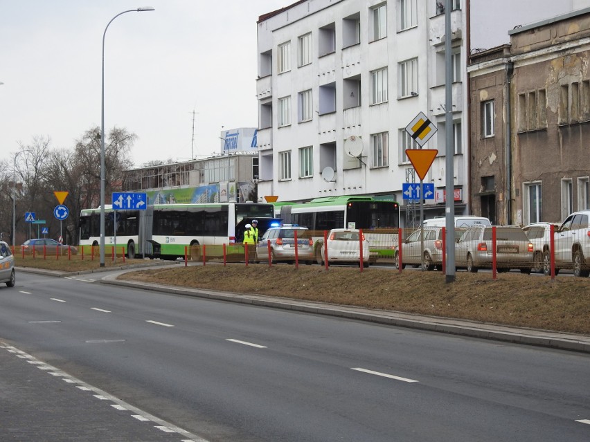 Awaria autobusu na ul. Branickiego. Powstał ogromny korek, aż do Atrium Biała