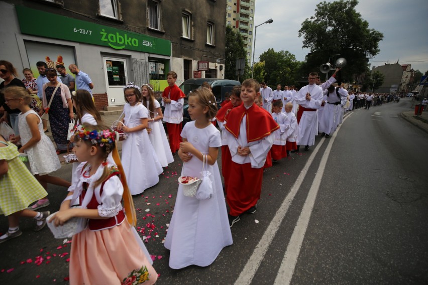 Procesja z Najświętszym Sakramentem wyruszyła z Bazyliki w...