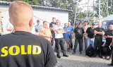 Pracownicy Solid Security protestowali w Poznaniu. Nie zgadzają się na obniżkę wypłat