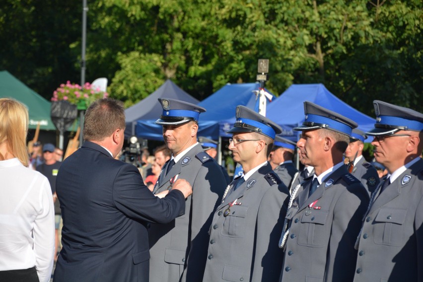 Święto policji w Suwałkach. Był uroczysty apel (zdjęcia)