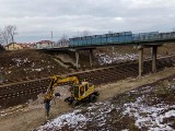 Na łącznicy kolejowej w Czarncy w gminie Włoszczowa powstaje czwarty tor [ZDJĘCIA]
