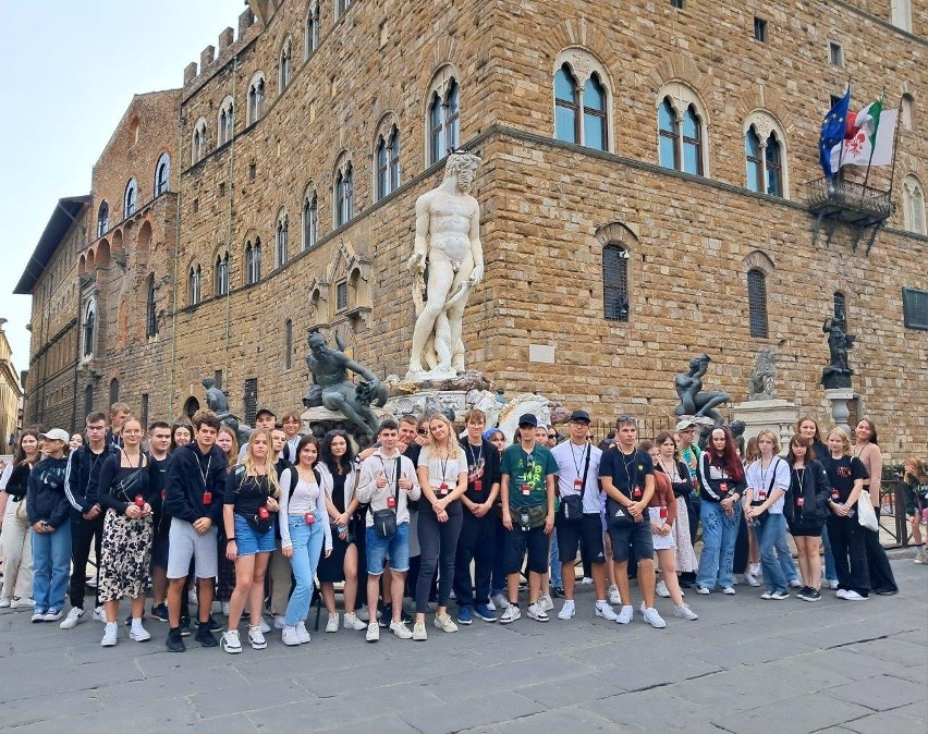 Uczniowie z Niska pojechali do Włoch w poszukiwaniu polskich śladów. Zobacz zdjęcia