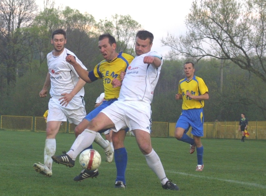 Karpaty Siepraw - IKS Olkusz (18.04.2009)