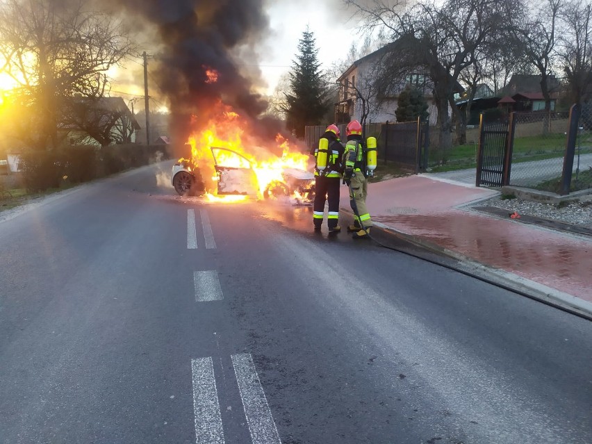 Pożar auta w Jasienicy