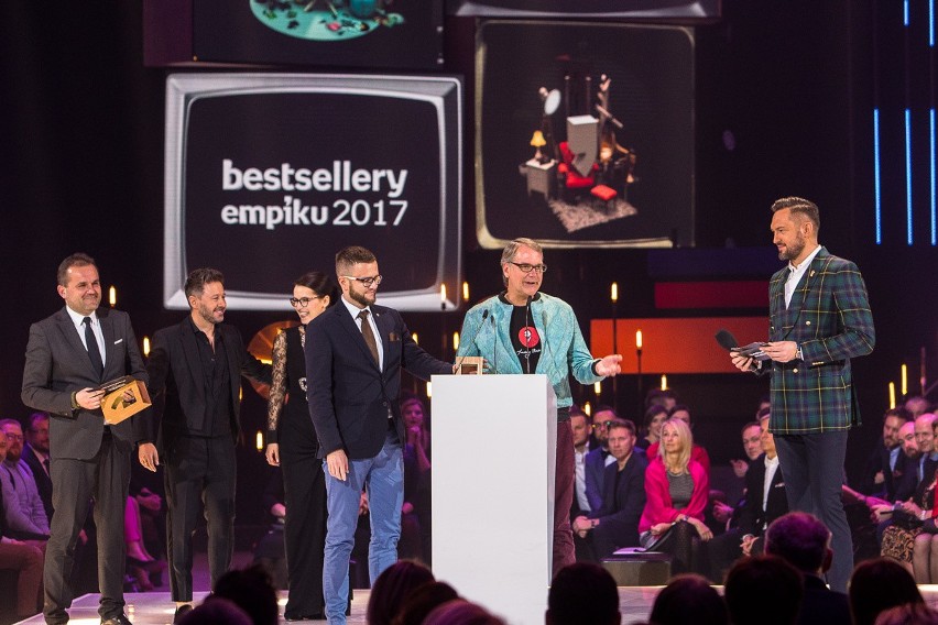 Bestsellery Empiku 2017: Dan Brown, Zygmunt Miłoszewski, Nela Mała Reporterka, Kortez, Twój Vincent ZDJĘCIA