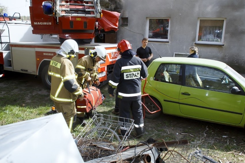 Od rozszczelnionego komina, zapaliła się belka stropowa na...