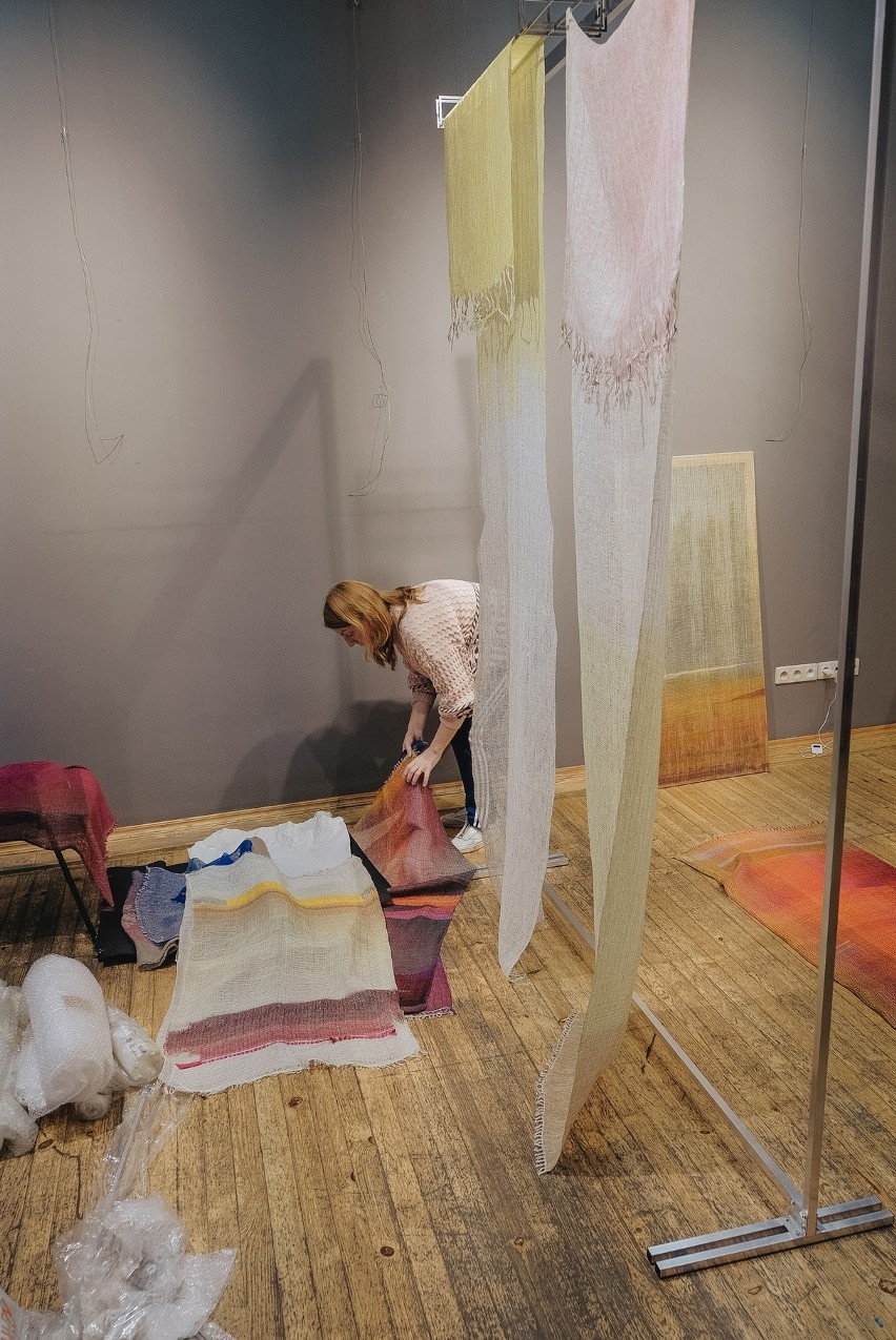 Marta Pokojowczyk przygotowuje wystawę Tkanina 3D