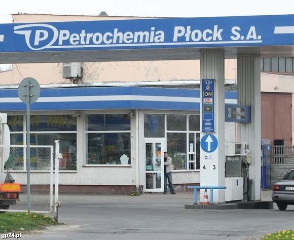 Zarekwirowane automaty do gry stały w sklepie stacji paliw przy ul. Fabrycznej w Słupsku.