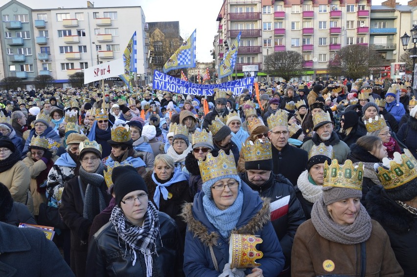 Tak wyglądał Orszak Trzech Króli w Gorzowie. Zaczął się na...