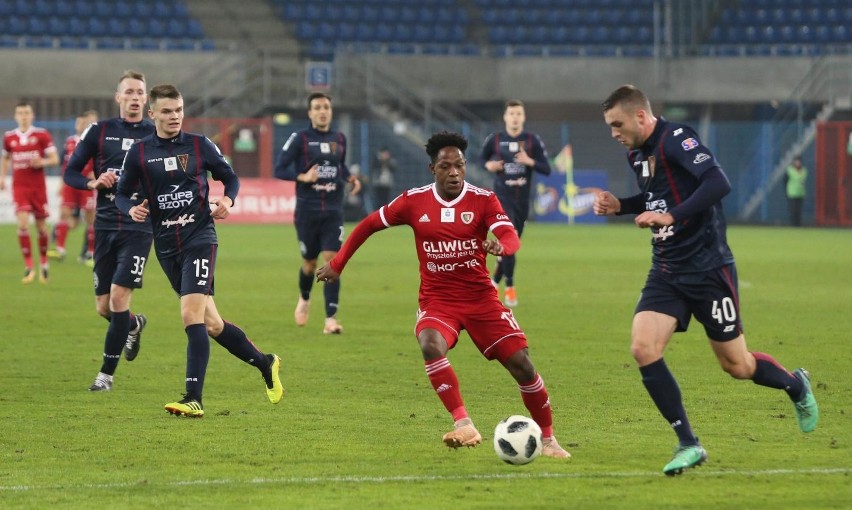 Piast Gliwice - Pogoń Szczecin 3:0.