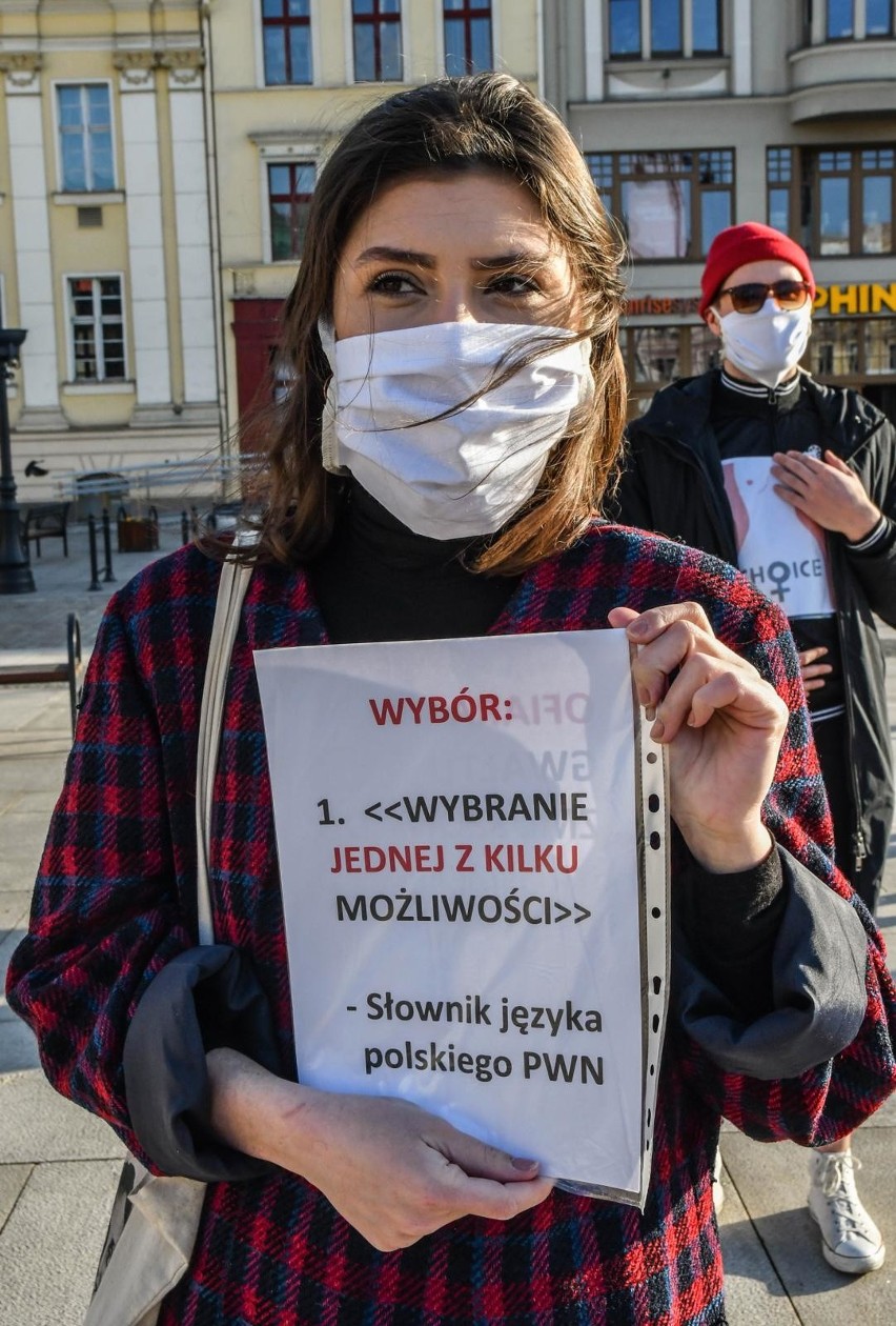 Bydgoszczanie protestowali na Starym Rynku przeciwko...