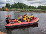 Pokazy służb ratowniczych pod hasłem "Kozienice - kręci bezpieczeństwo nad wodą" odbyły się nad jeziorem w Kozienicach. Zobacz zdjęcia