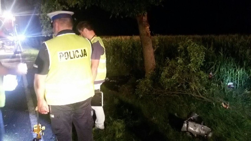 Nieustalony kierujący samochodem honda civic jadąc od...