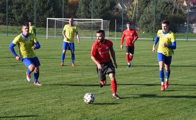 W czwartoligowym meczu GKS Nowiny przegrał u siebie z Neptunem Końskie 1:2 (0:0). Bramki dla zwycięzców zdobyli Patryk Kwiecień i Mateusz Zacharski. Zachęcamy do obejrzenia galerii zdjęć z tego pojedynku. Szczegóły na kolejnych slajdach.(dor)