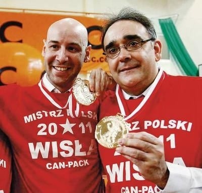 Trener Jose Hernandez (z prawej) i jego asystent Jordi Aragones nadal będą pracować w Krakowie Fot. Krzysztof Porębski