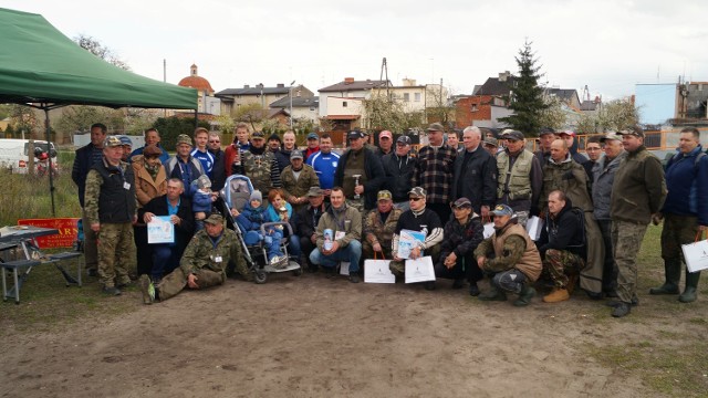 Akcję charytatywna dla Kacpra Pyrzyny zorganizowano wczoraj nad Kanałem Noteckim w Łabiszynie