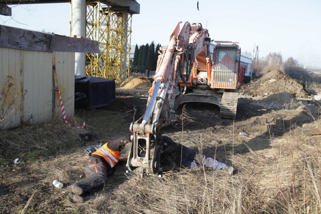 Burzą wiadukt na remontowanej DK 94 w Dąbrowie Górniczej