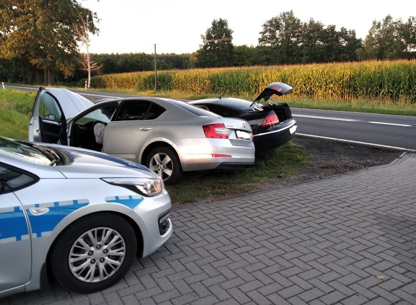 Zderzenie dwóch samochodów na trasie wojewódzkiej w Przyłęku [FOTO]