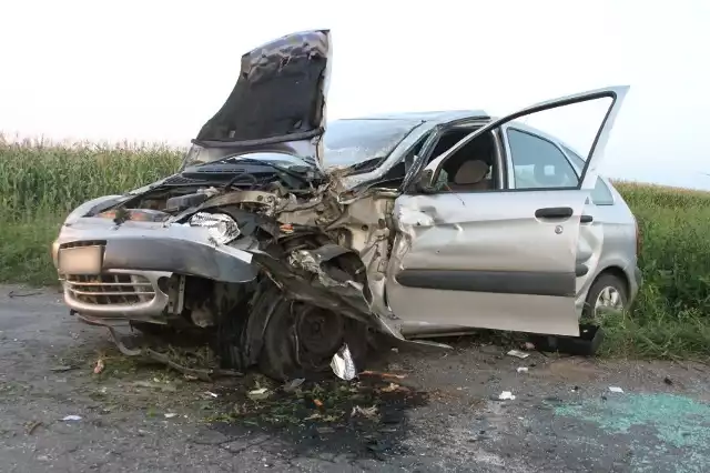 Wypadek na trasie StarygródBenice. Samochód wypadł z