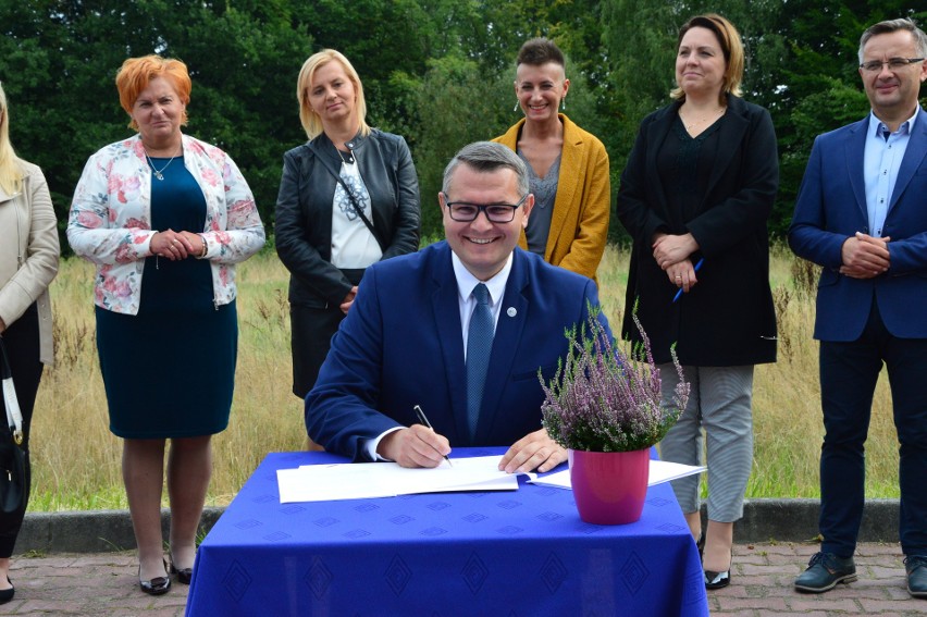 Jawornik. Marzenie o nowym przedszkolu wreszcie się spełni. Umowa na budowę została podpisana 