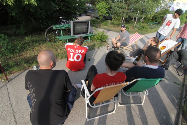 Wrocławianie oglądają mecz Polska - Ukraina podczas Euro 2016