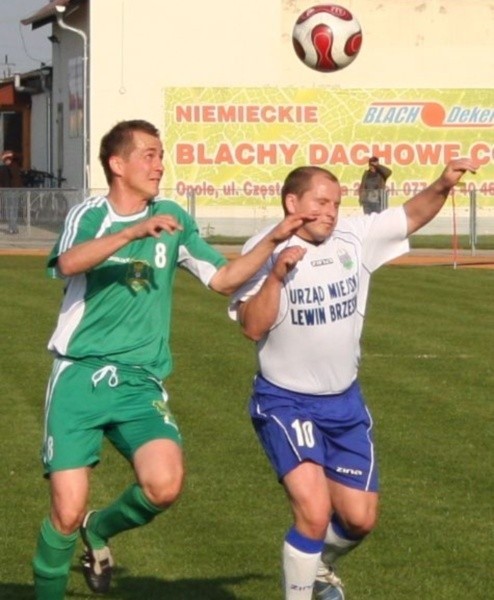 Tomasz Kaleta (z lewej, Silesius) i Grzegorz Krzyżanowski (Olimpia).