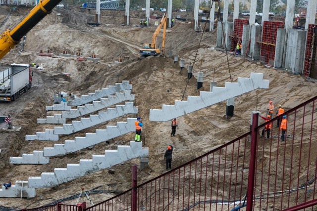 Przebudowa stadionu Pogoni rozpoczęła się w kwietniu.