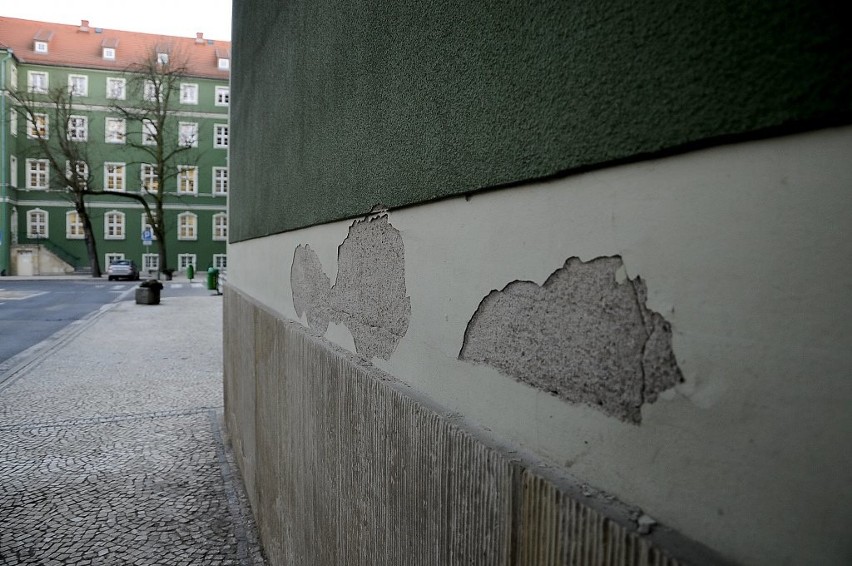 Szczeciński urząd zaczyna się sypać. Chwilę po remoncie