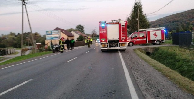 Wypadek w Rudawie z udziałem samochodu osobowego i motocykla