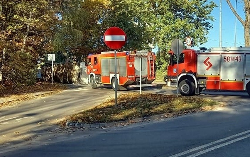 Wypadek w Rybniku. Wywrócił się samochód ciężarowy