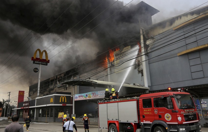 Filipiny: Pożar w centrum handlowym w Davao. Zginęło co najmniej 40 osób [ZDJĘCIA]