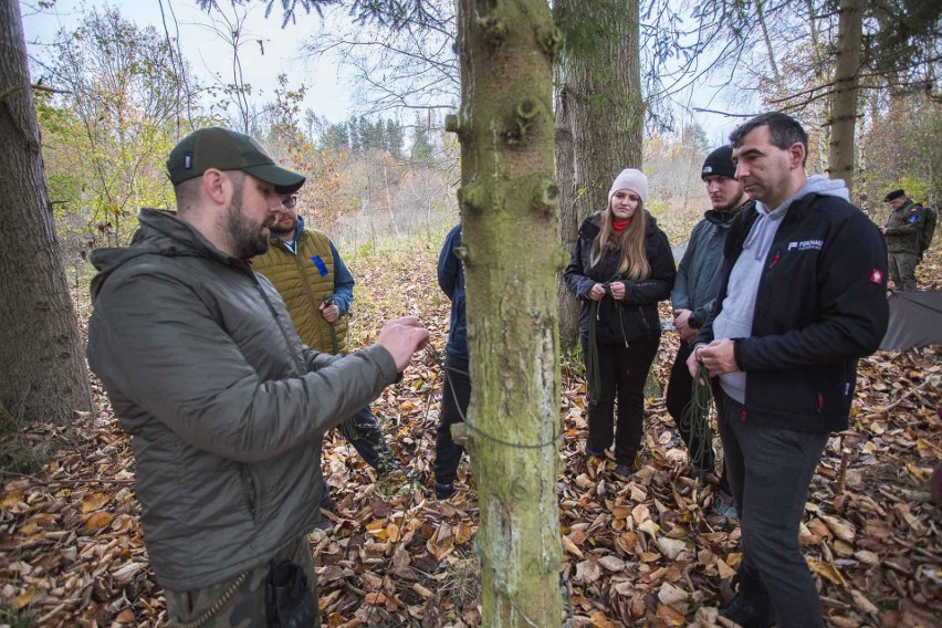 Trenowali z wojskiem, teraz wiedzą jak się bronić. Jednodniowe szkolenie w usteckim CSMW