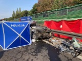 Śmiertelny wypadek na obwodnicy w Juszkowie. Dwóch mężczyzn nie żyje. Trasa całkowicie zablokowana
