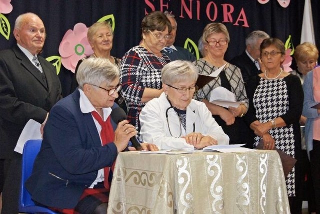 Po blisko dwumiesięcznej przerwie, seniorzy znów spotkali się w klubie w Gniewoszowie.