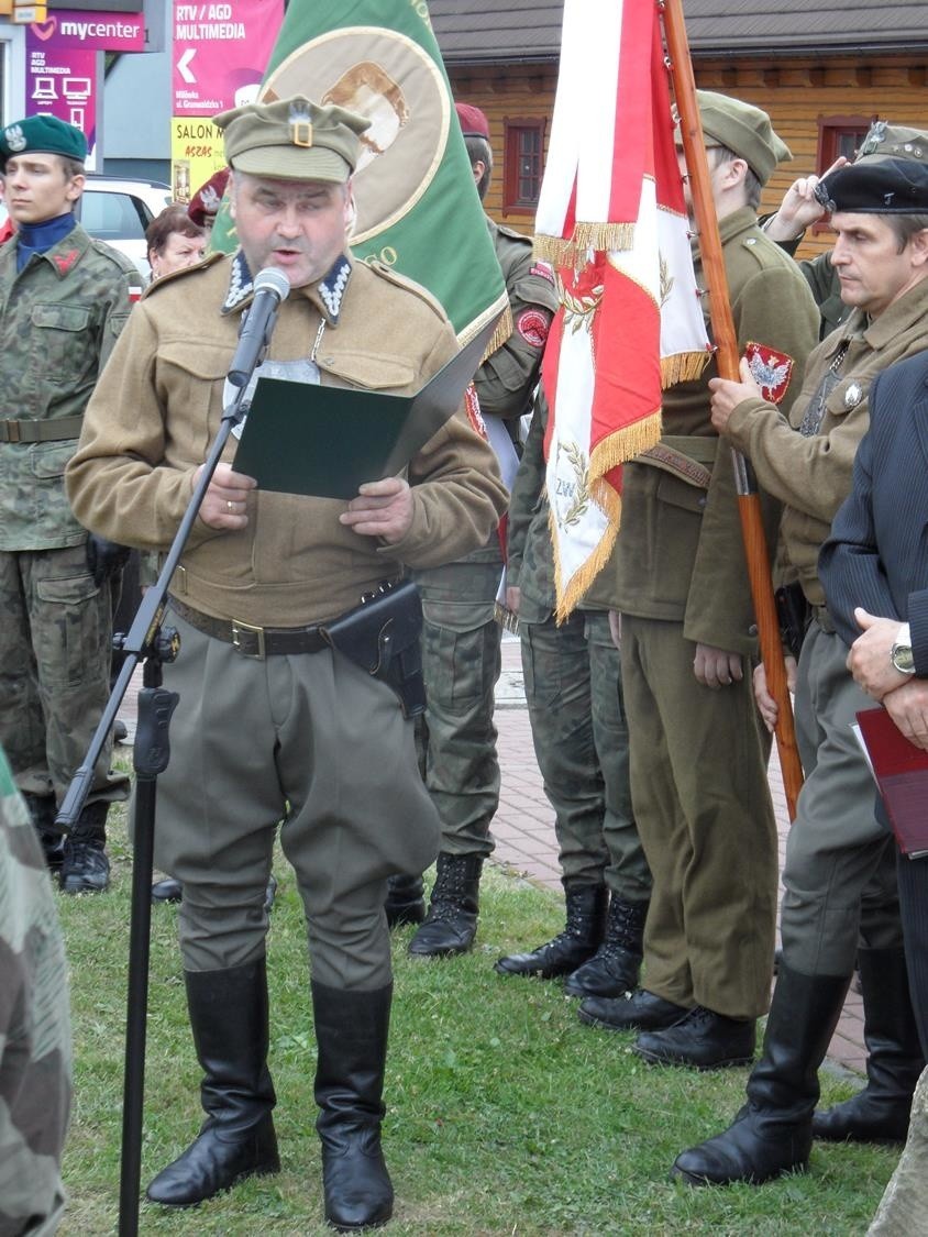 Milówka: Odsłonili pomnik Antoniego Bieguna "Sztubaka" i jego żołnierzy [ZDJĘCIA, WIDEO] 