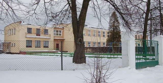 Szkoła w Grodzisku, najmniejsza placówka oświatowa w gminie Radoszyce, nie będzie zlikwidowana.
