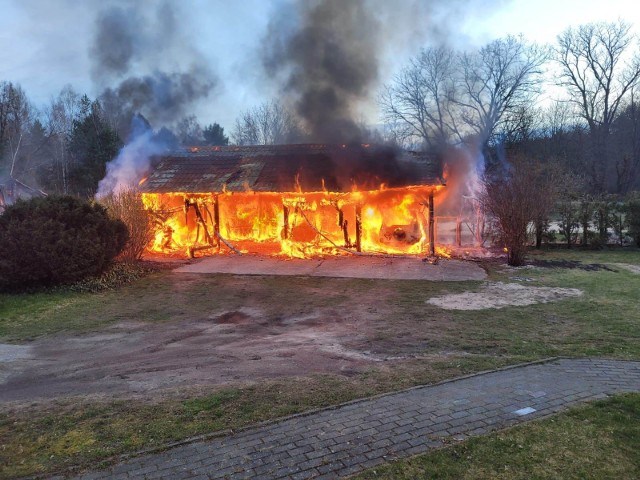 Pożar wybuchł w środę rano w Zielonym Borze.