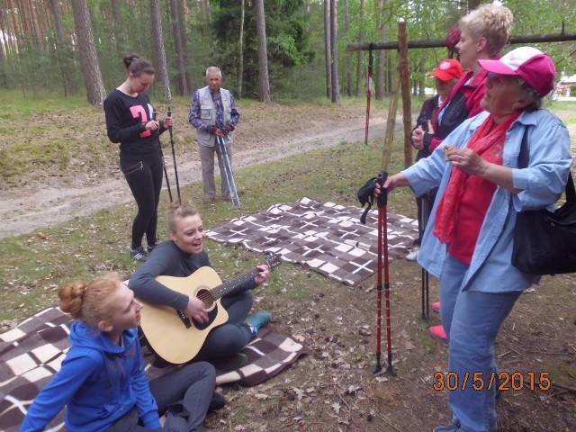 Marsz nordic walking w PruszczuAtmosfera była fantastyczna.