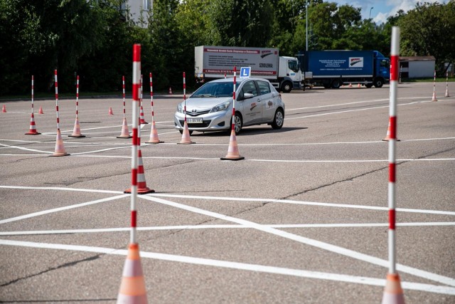 Przyszłych kierowców czekają większe wydatki. Ceny za egzaminy mogą wzrosnąć już od 1 kwietnia 2023 r.