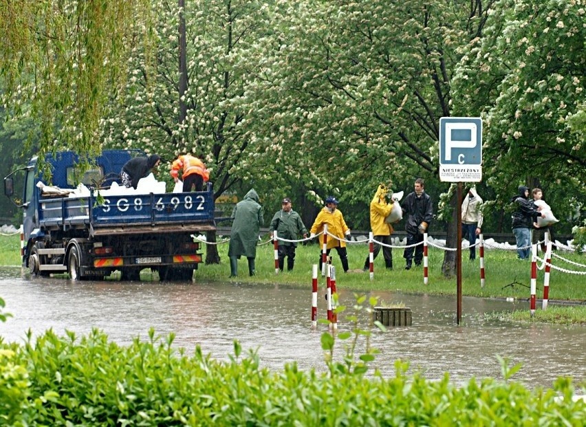 Gliwice w walce z powodzią. Zdjęcia wykonano wiosną 2010...