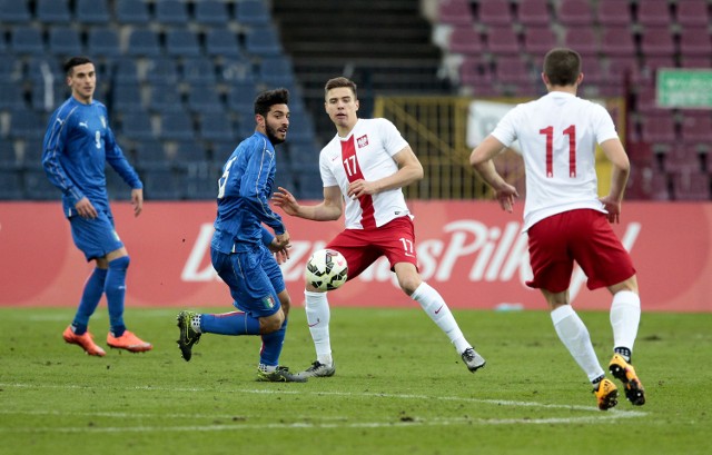 Jan Bednarek z Lecha Poznań jest jednym z filarów defensywy reprezentacji Polski do lat 20. Dziś czeka go sporo pracy.